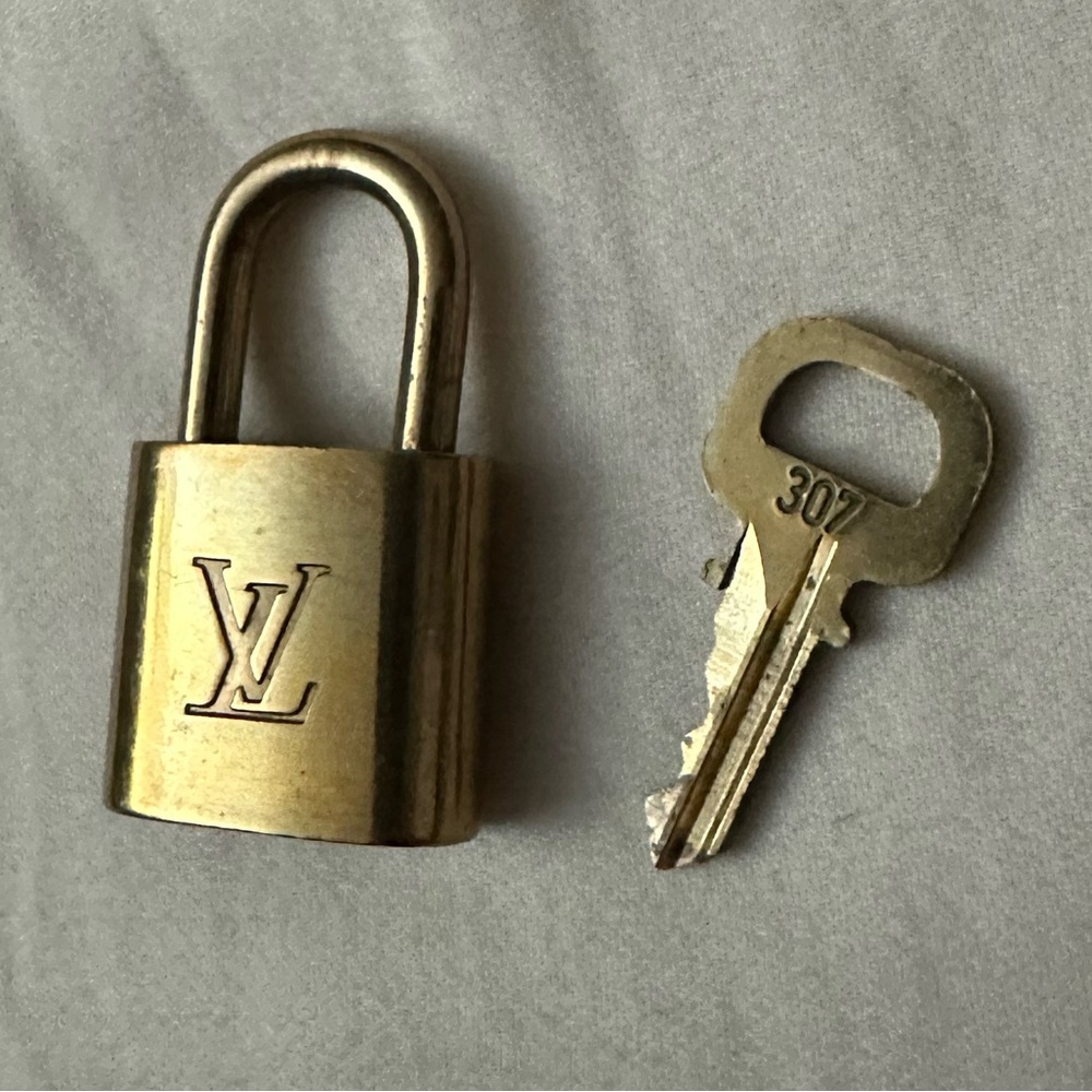 Louis Vuitton Brass Lock & Key #307